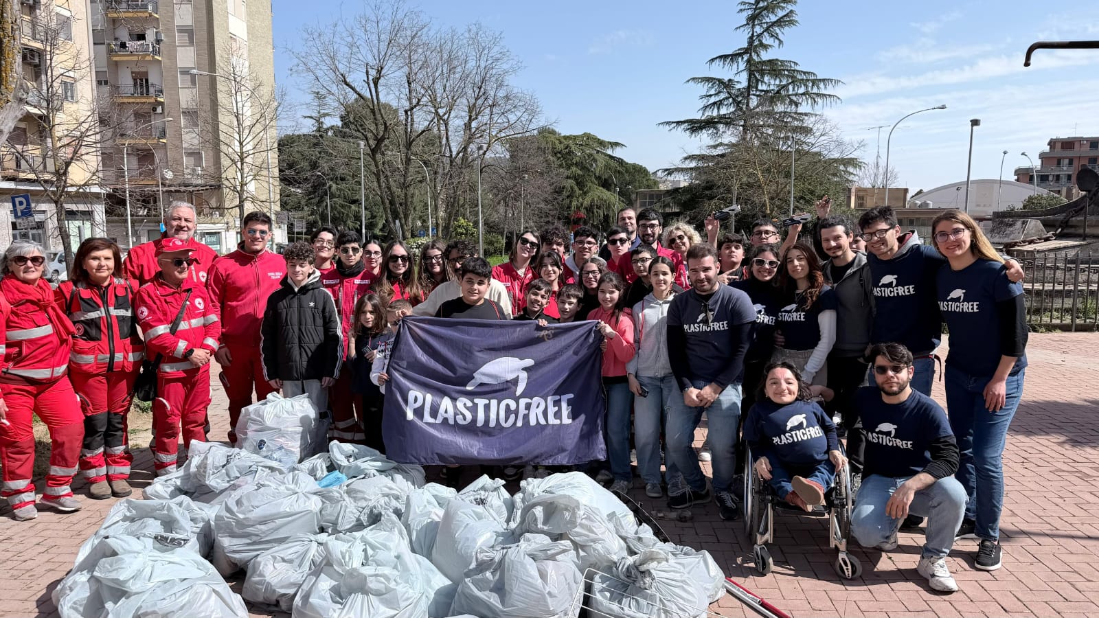 Caltanissetta, volontari Plastic Free in azione: clean up dedicato a Domenico D’Agostino