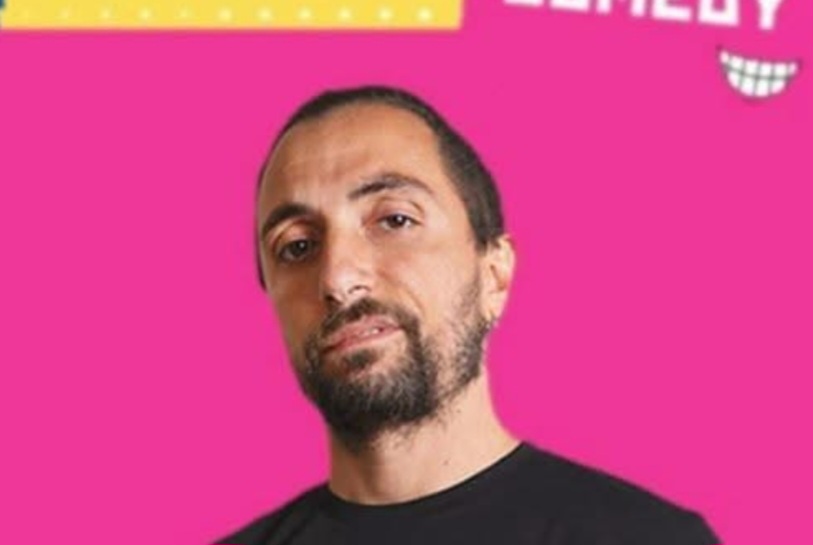 A San Cataldo arriva la stand-up comedy: Chris Clun in scena con “Toxoplasmosi”