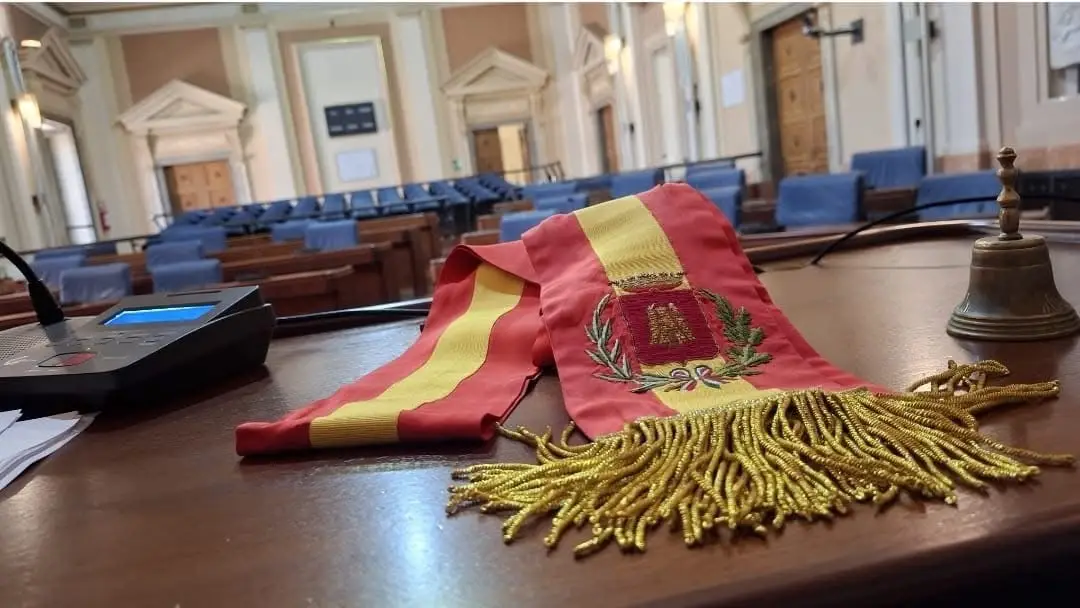 Caltanissetta: Comune, esperto/interprete in lingua dei segni italiana LIS, avviso pubblico per un incarico professionale