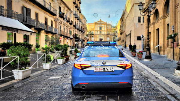 Auto Questura Caltanissetta