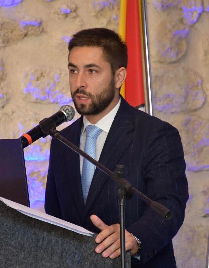 Caltanissetta, Mirisola attacca l&rsquo;amministrazione: &ldquo;Citt&agrave; al collasso, gestione inadeguata&rdquo;