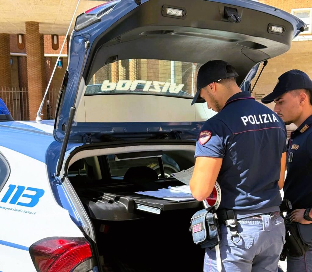 Furto al Lidl nel weekend, poliziotto fuori servizio insegue i ladri