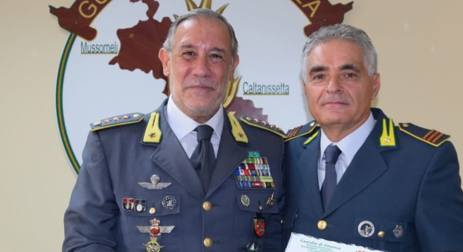 Guardia di Finanza di Caltanissetta, il maresciallo Antonio Inglese lascia il servizio dopo quasi quarant&rsquo;anni di carriera