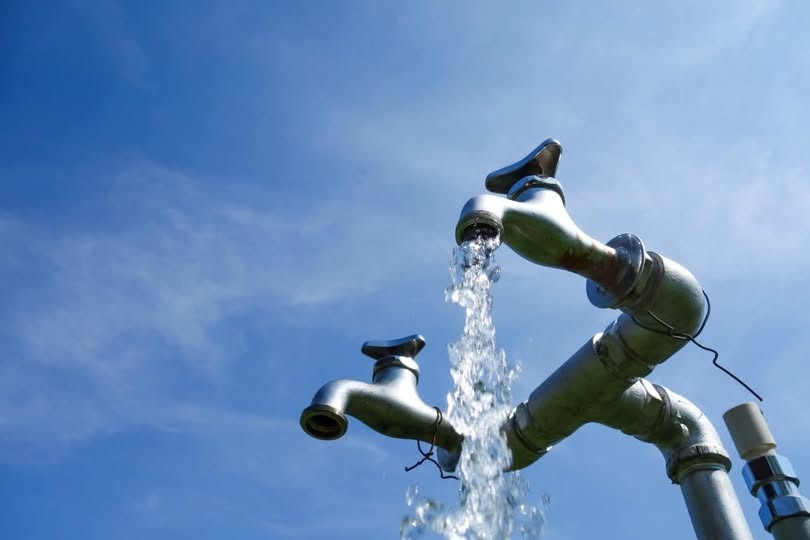 Acqua in Via Don Minzoni a Caltanissetta, Caltaqua: “Analisi nella norma, nessun valore fuori limite”