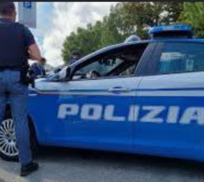 Caltanissetta, hashish consegnato sotto casa: arrestato 19enne