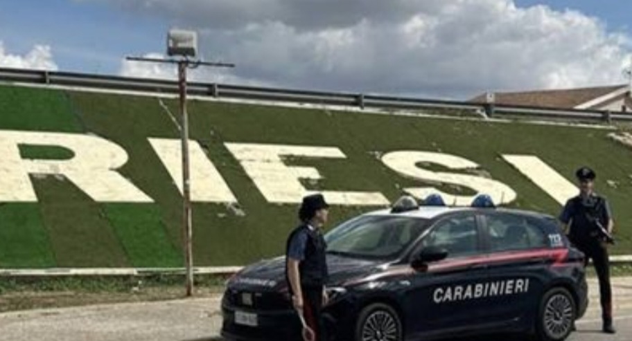 Riesi, rifiuta l’alcoltest e aggredisce i carabinieri: arrestato un 30enne